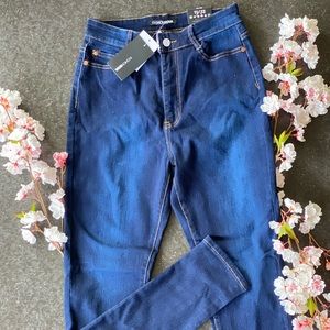 Fashionnova jeans never used I’m losing weigh😜